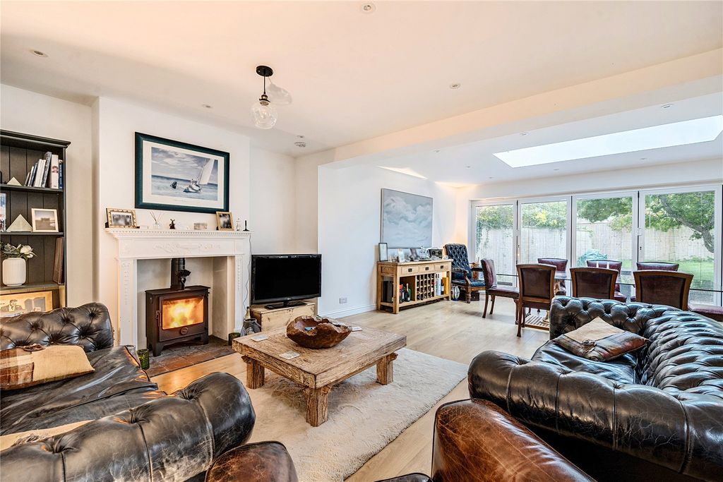 Property photo 2 of 26 Picture No. 12