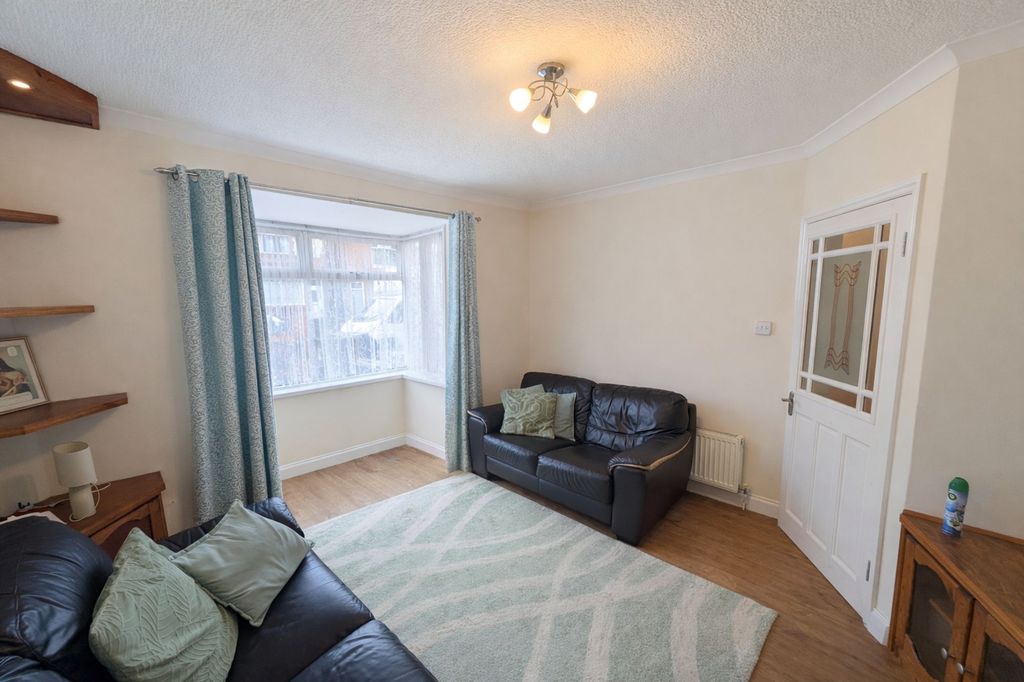 Property photo 2 of 11 Living Room