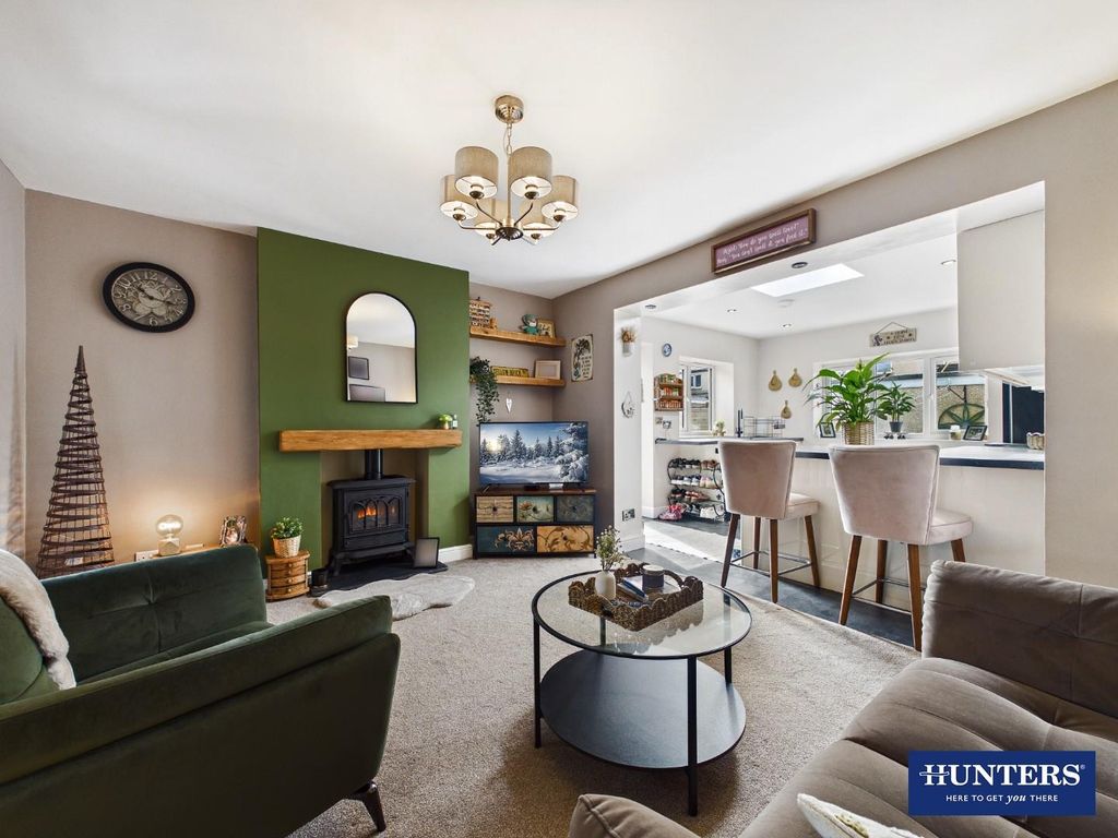 Property photo 1 of 14 Living Room