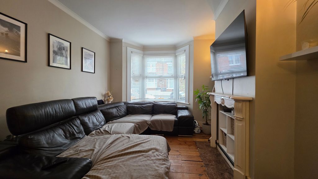 Property photo 2 of 11