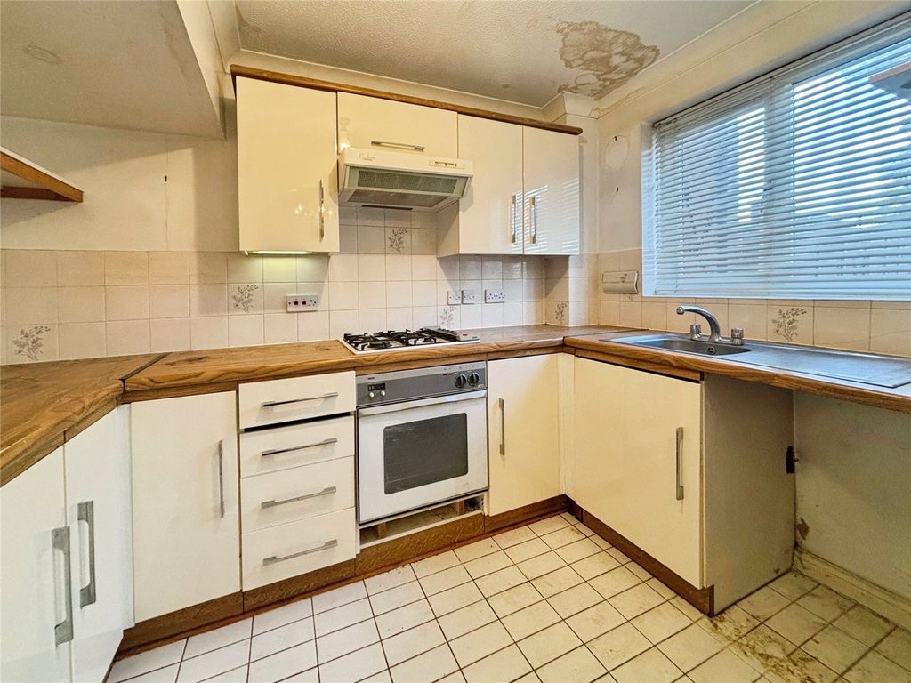 Property photo 2 of 9 Picture No. 12