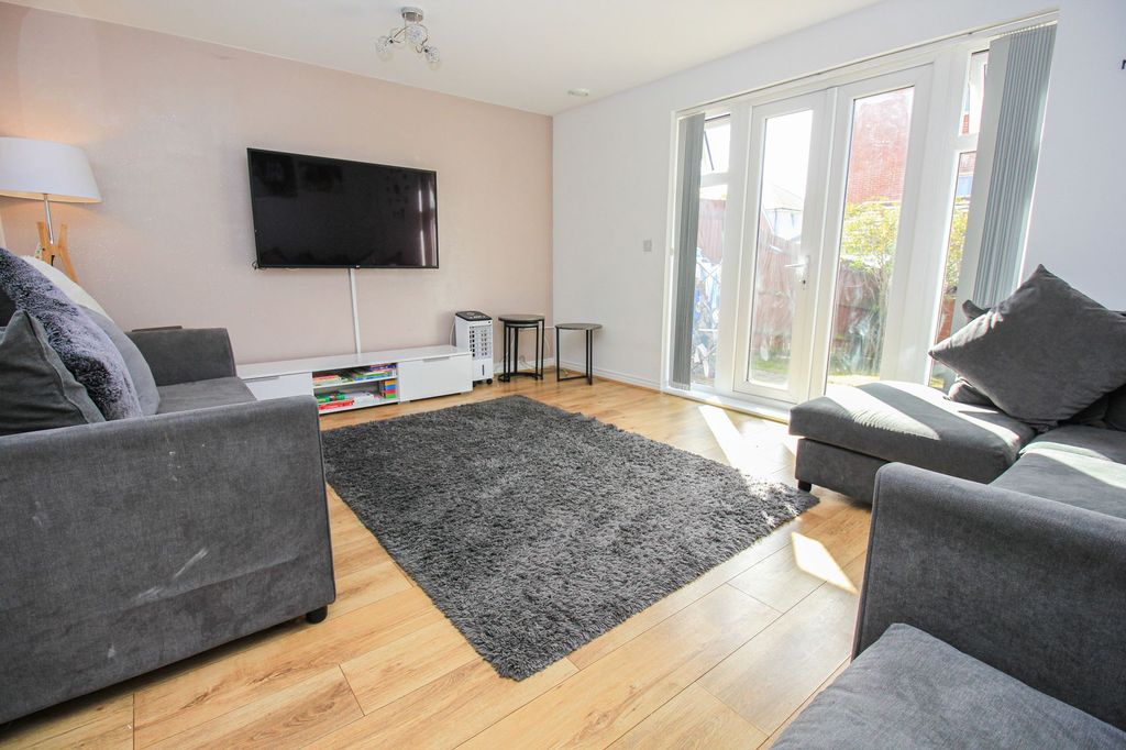 Property photo 3 of 14