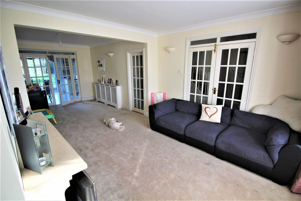 Property photo 2 of 15 4973792