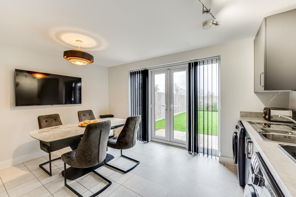 Property photo 3 of 26 20 Sapphire Street, Irthlingborough-16.Jpg