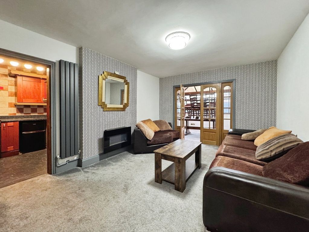 Property photo 2 of 12 Picture No. 08