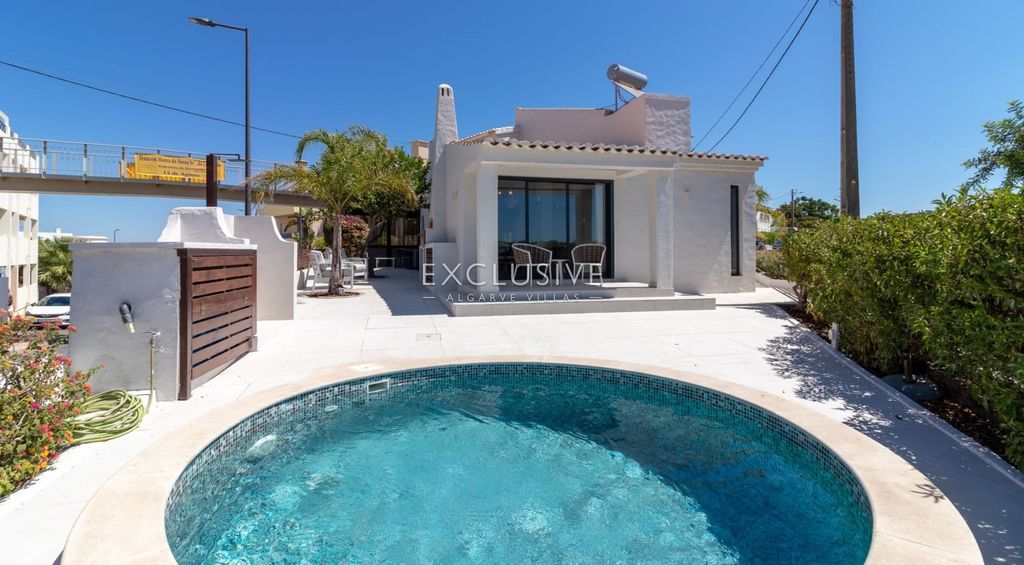 Property photo 1 of 40 5 Bedroom Villa In Ferragudo - Walking Distance To The Beach