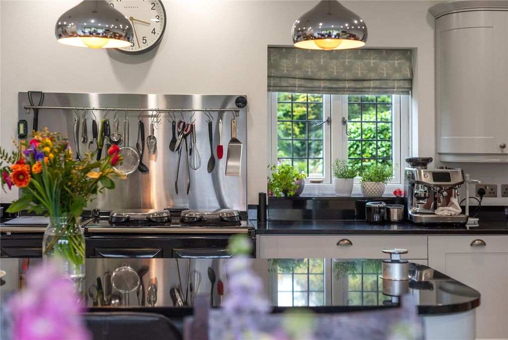 Property photo 3 of 25 Picture No. 32