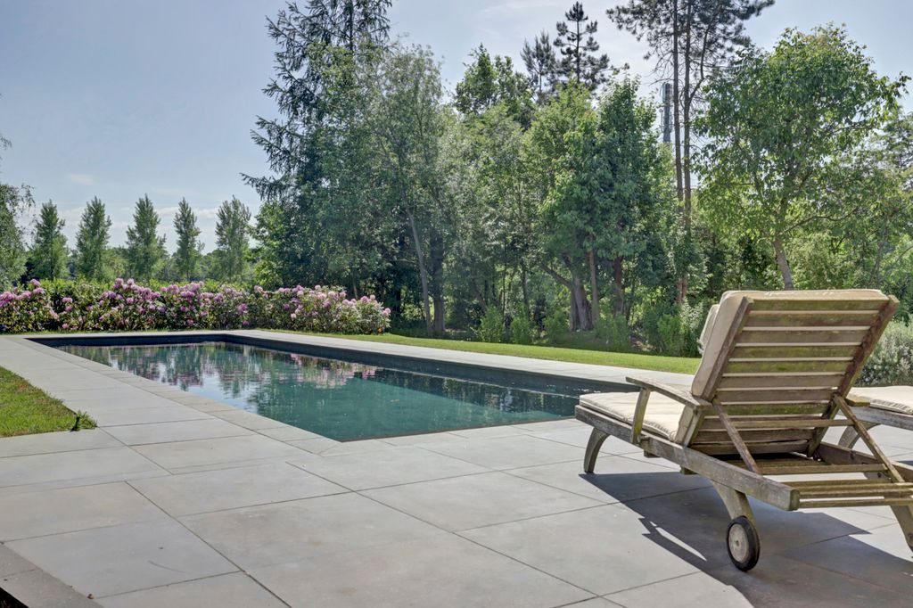 Property photo 2 of 51