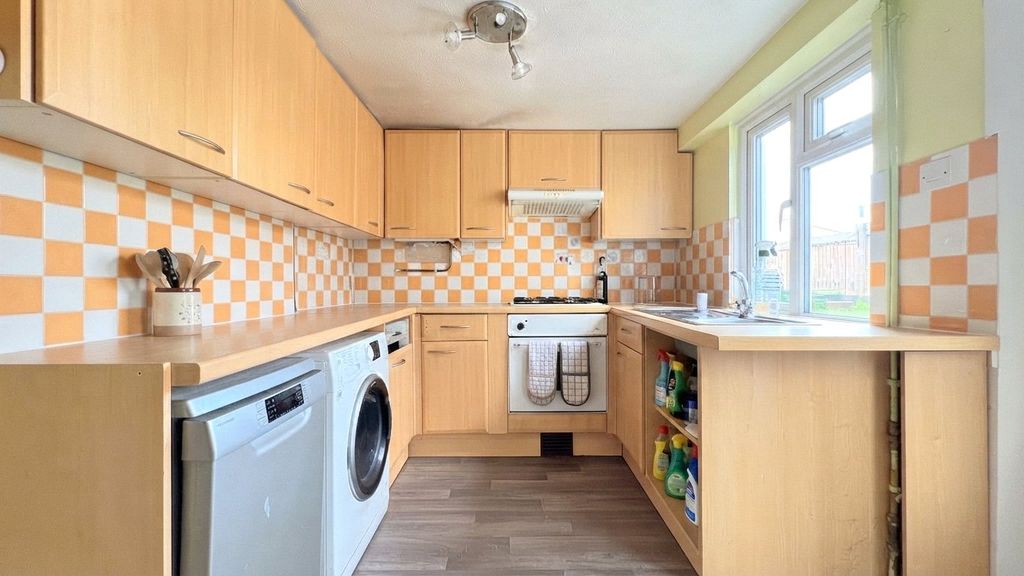 Property photo 2 of 12 Kitchen