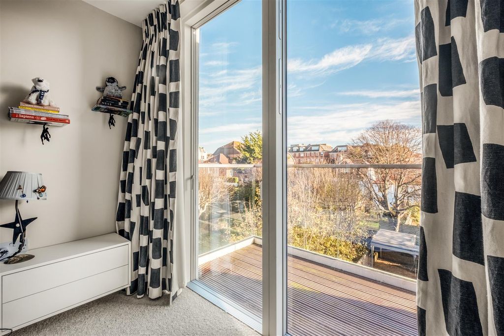 Additional image 17 of 3 bed flat to rentPalmeira Avenue, Hove BN3