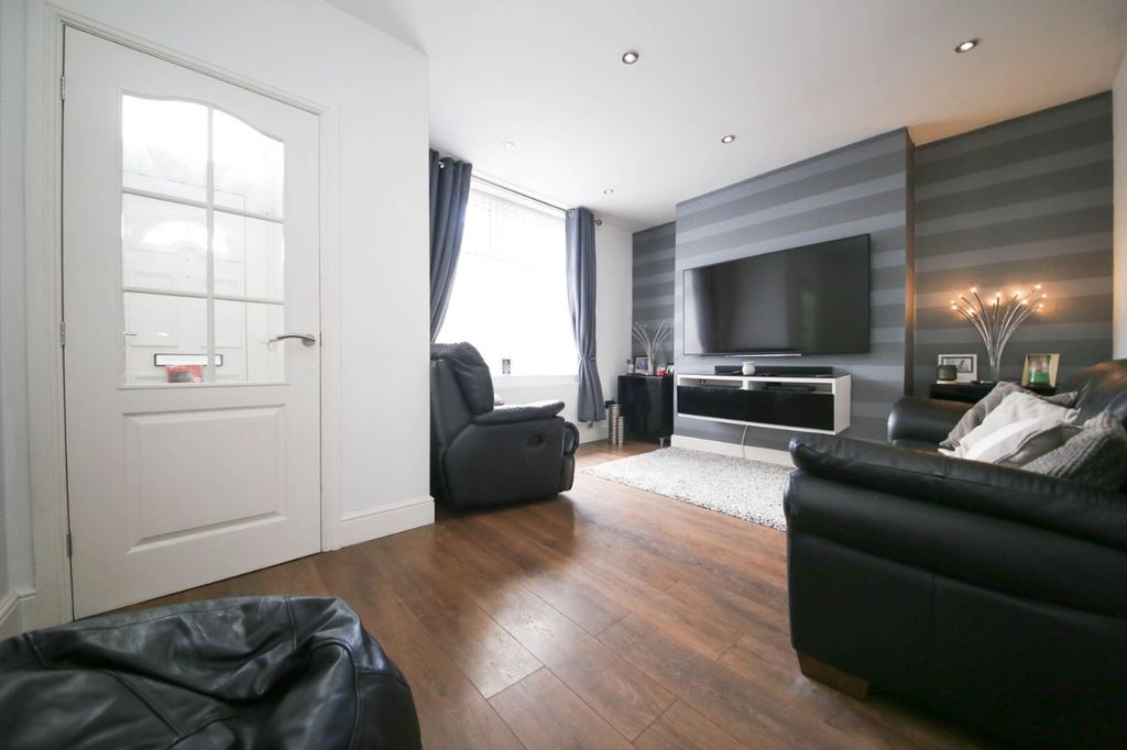 Property photo 3 of 19