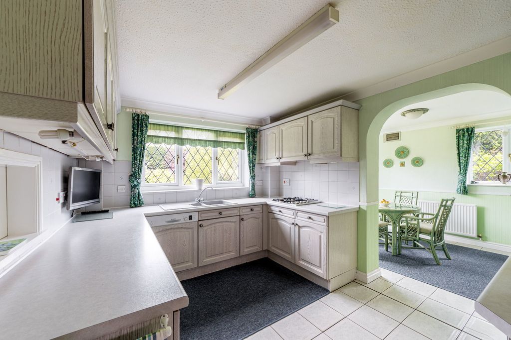 Property photo 3 of 24