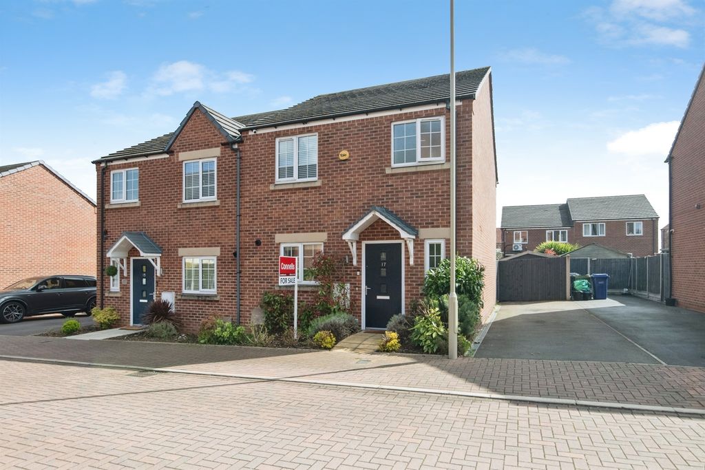 Property photo 1 of 12