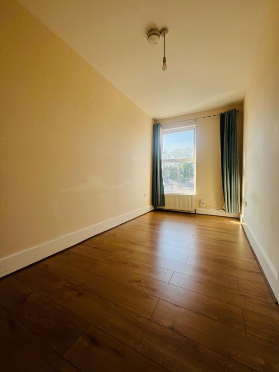 Property photo 3 of 4