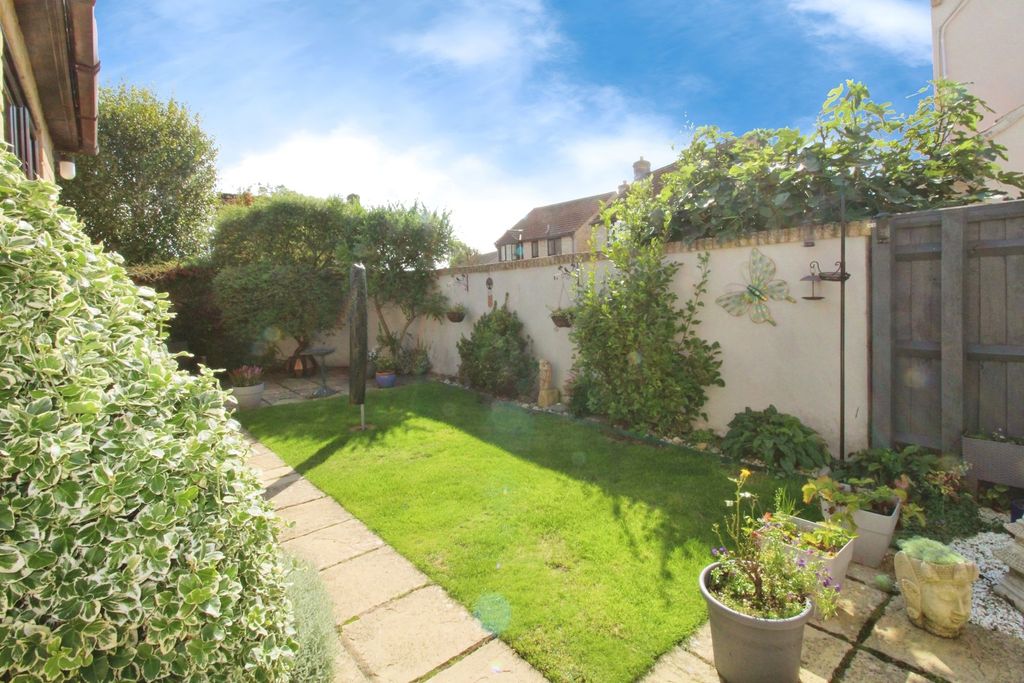 Property photo 3 of 13 Gardens Two