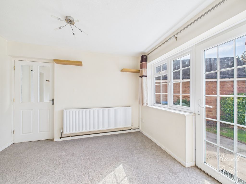 Property photo 3 of 14 Cam01995G0-Pr0366-Still004
