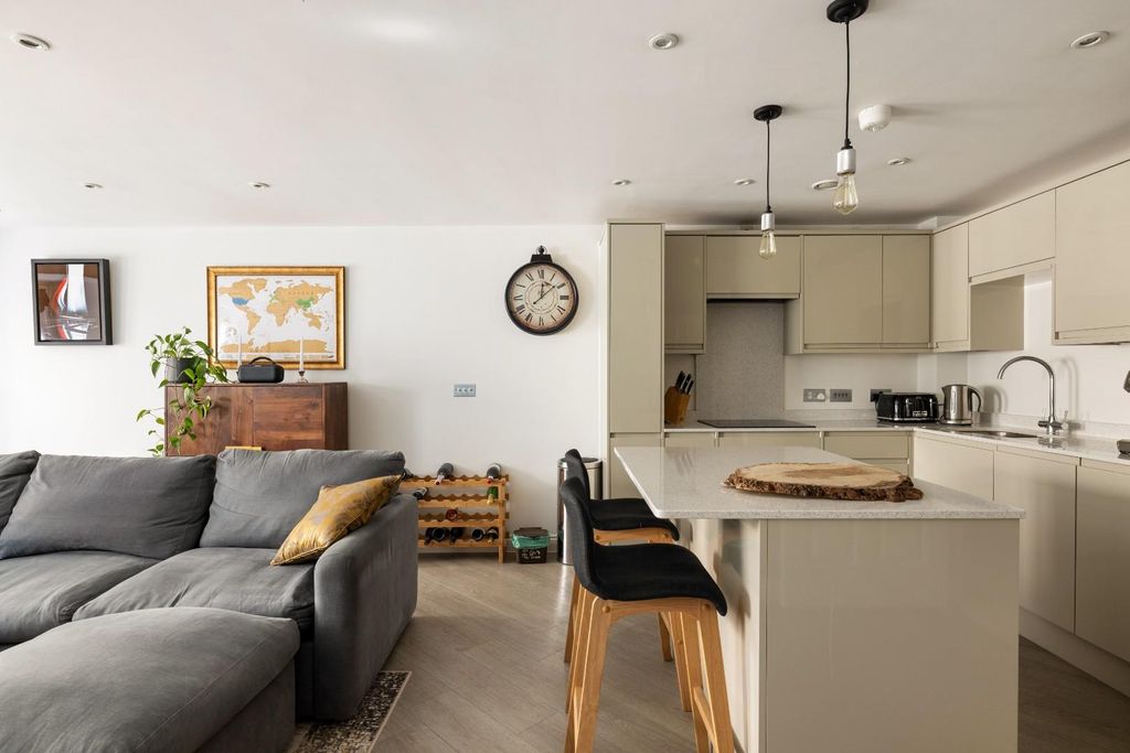 Property photo 1 of 17 Char8522.Jpg