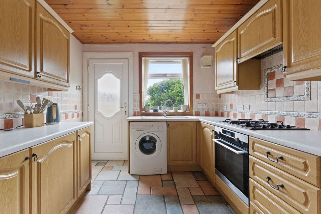 Property photo 3 of 26