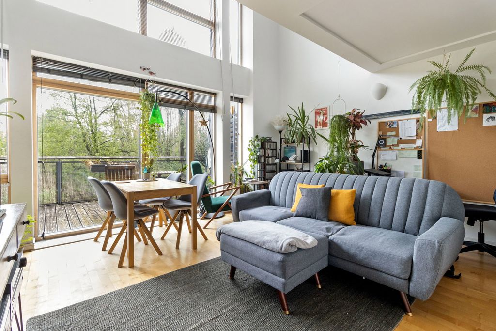 Property photo 3 of 23