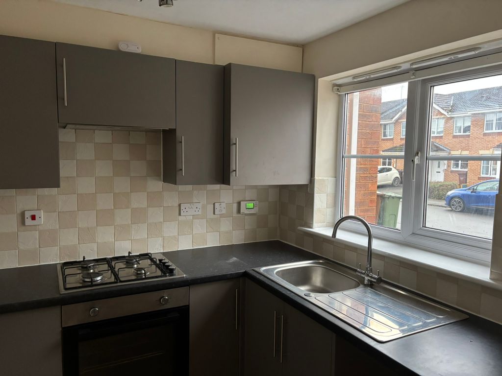 Property photo 2 of 14 Kitchen