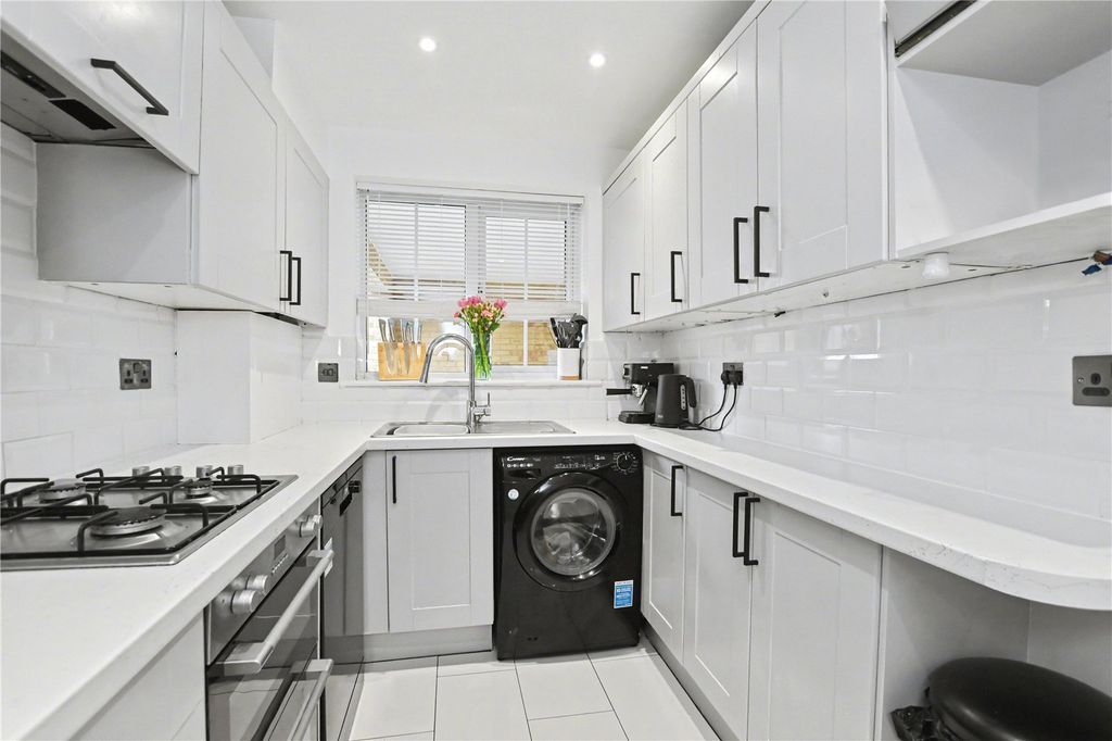 Property photo 2 of 24 Picture No. 31