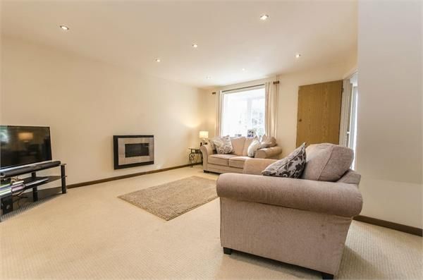 Property photo 3 of 11 2