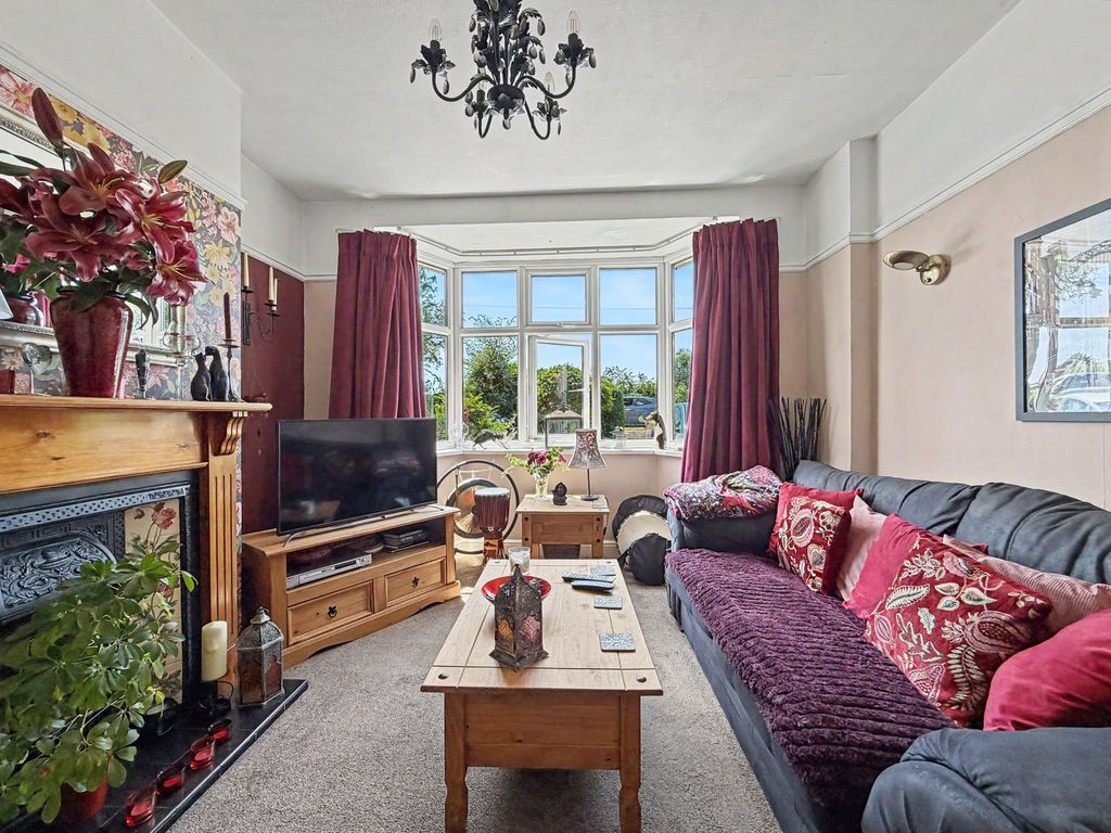 Property photo 3 of 40