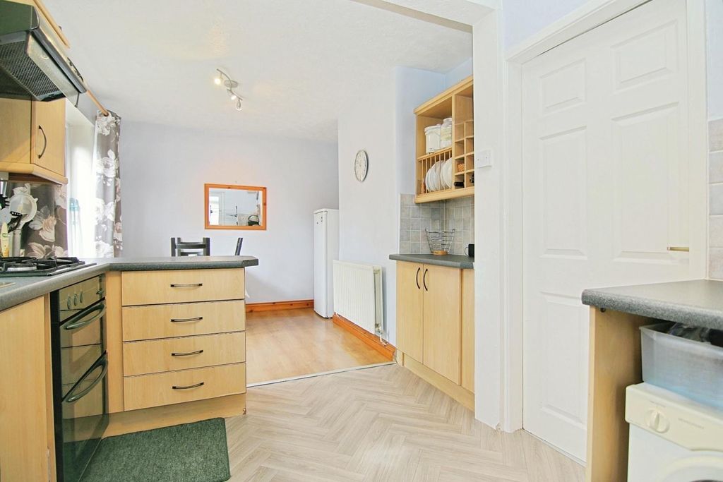 Property photo 3 of 17 Kitchen Diner