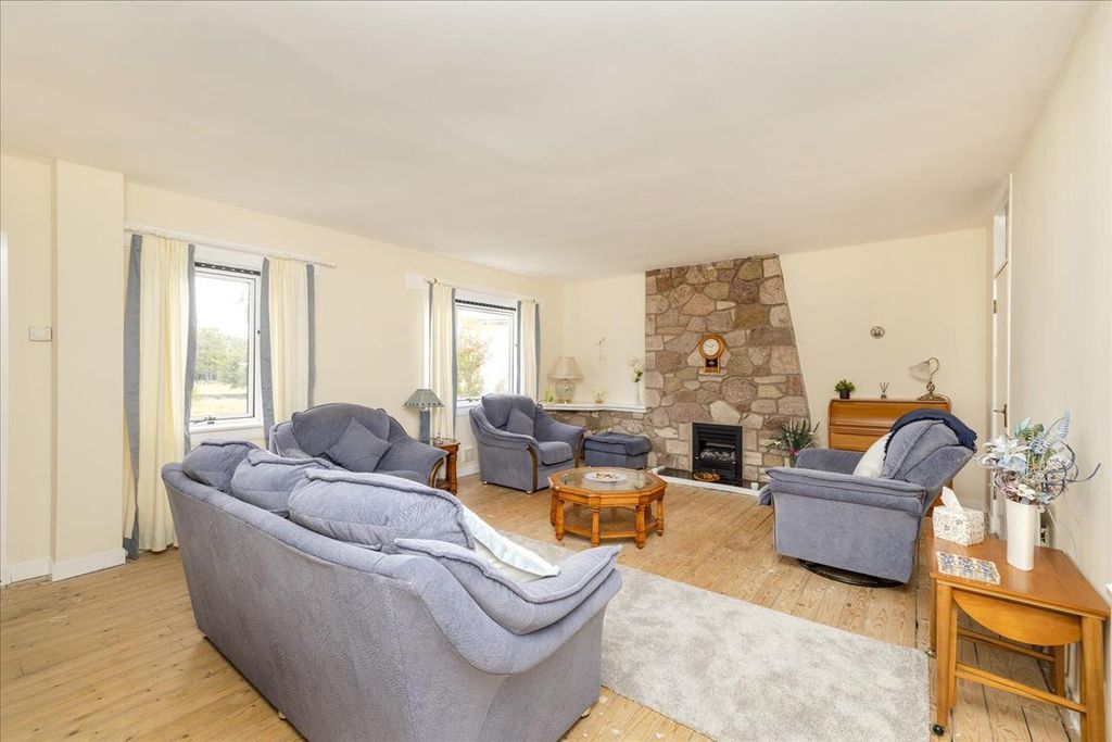 Property photo 2 of 25