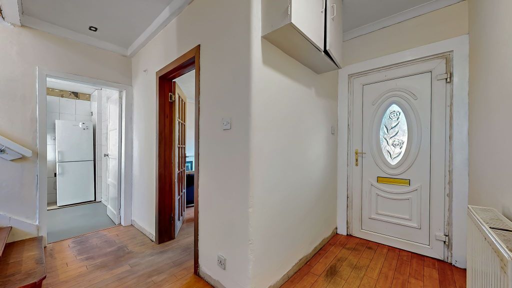 Property photo 2 of 33