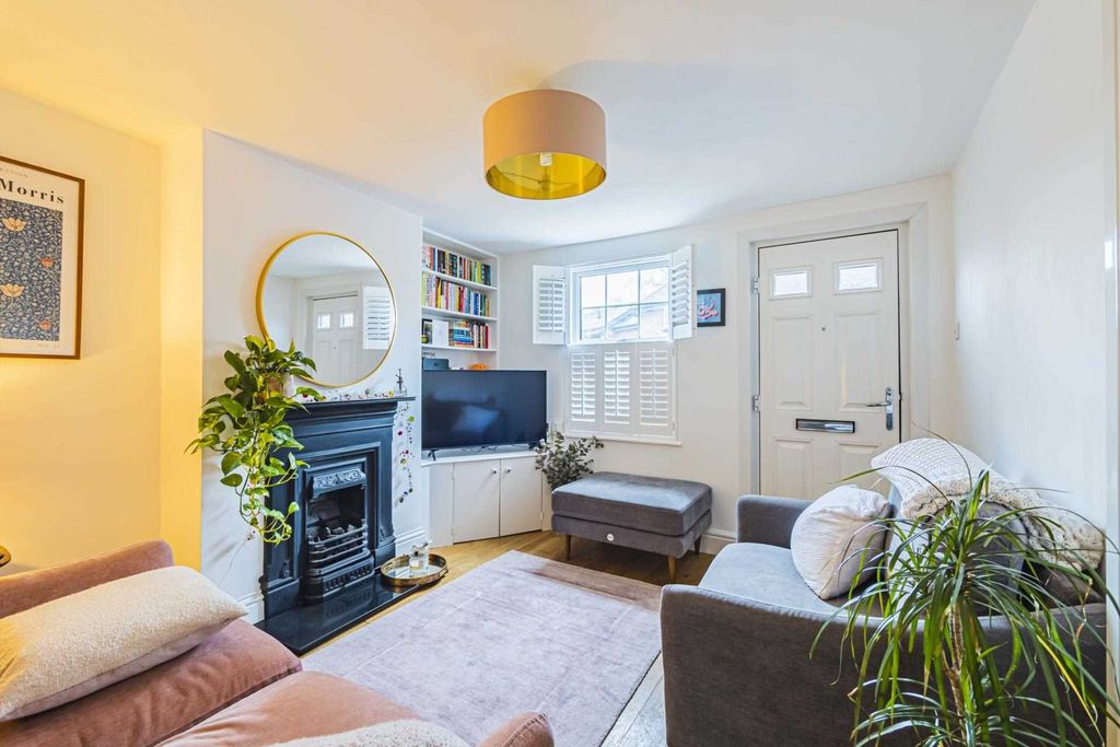 Property photo 1 of 10 Photo