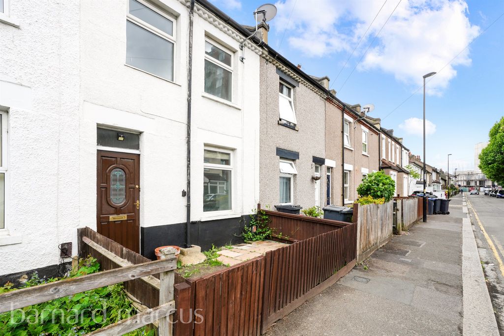 Property photo 1 of 17