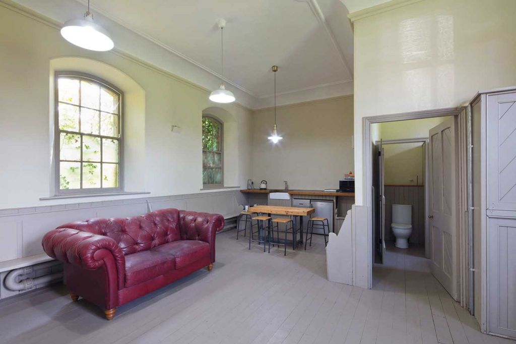 Property photo 3 of 7