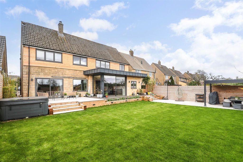 Property photo 1 of 28 Ph10_5023483.Jpg