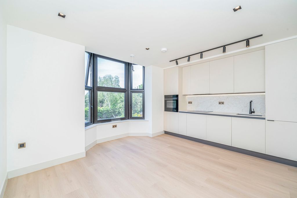 Property photo 2 of 21 Pbox-Img.Jpg