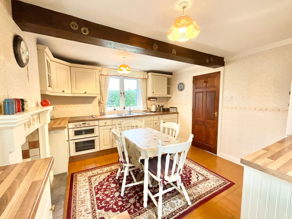 Property photo 3 of 34