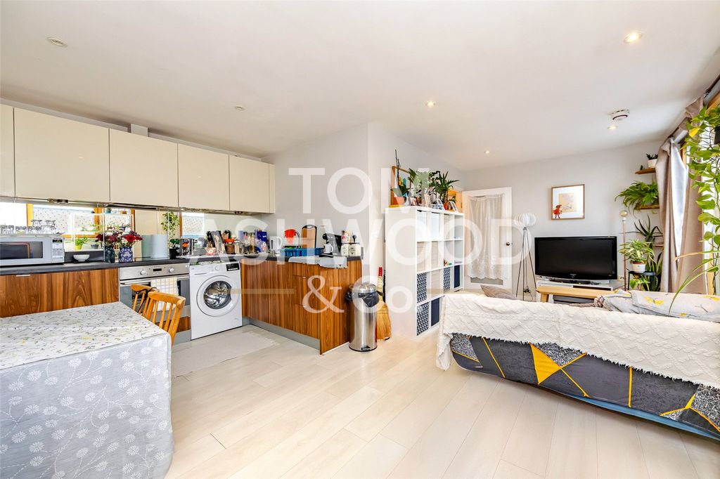 Property photo 3 of 11 Picture No. 05