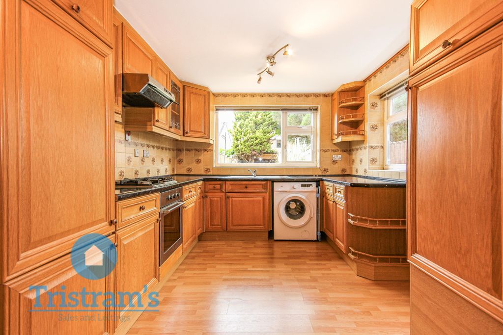 Property photo 2 of 13 Img_3811