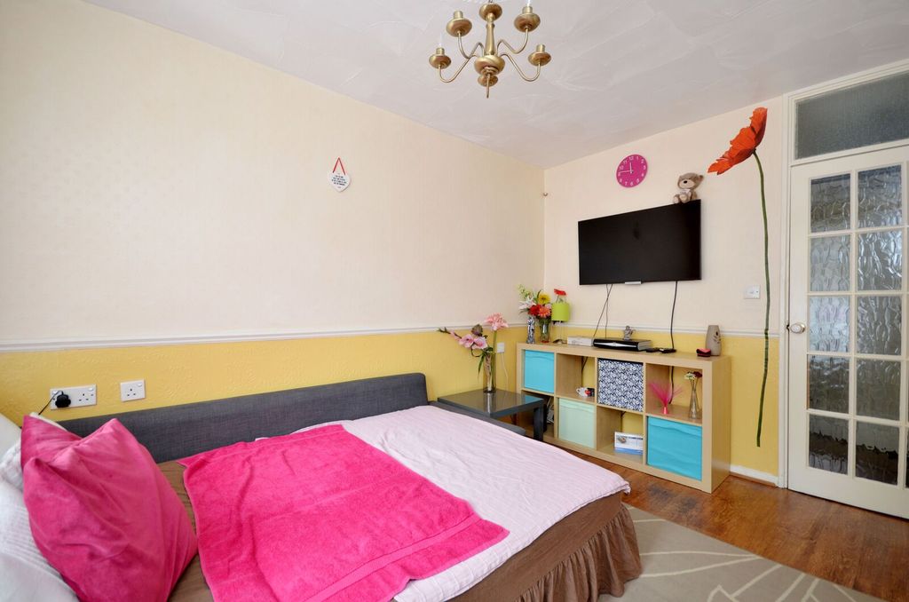 Property photo 2 of 3
