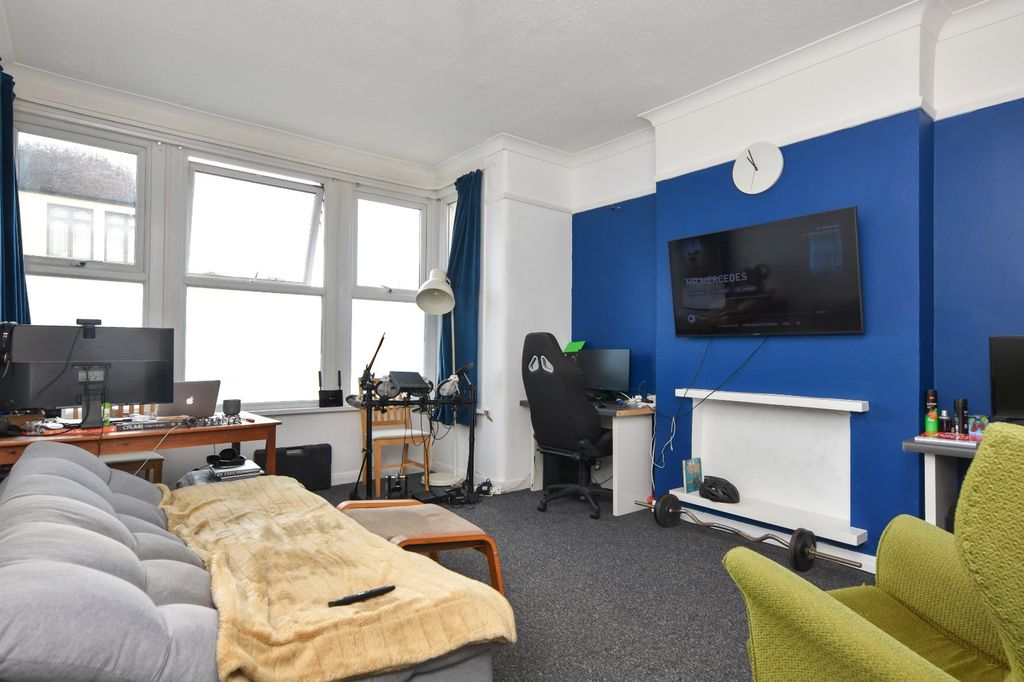 Property photo 2 of 10 Picture No. 15