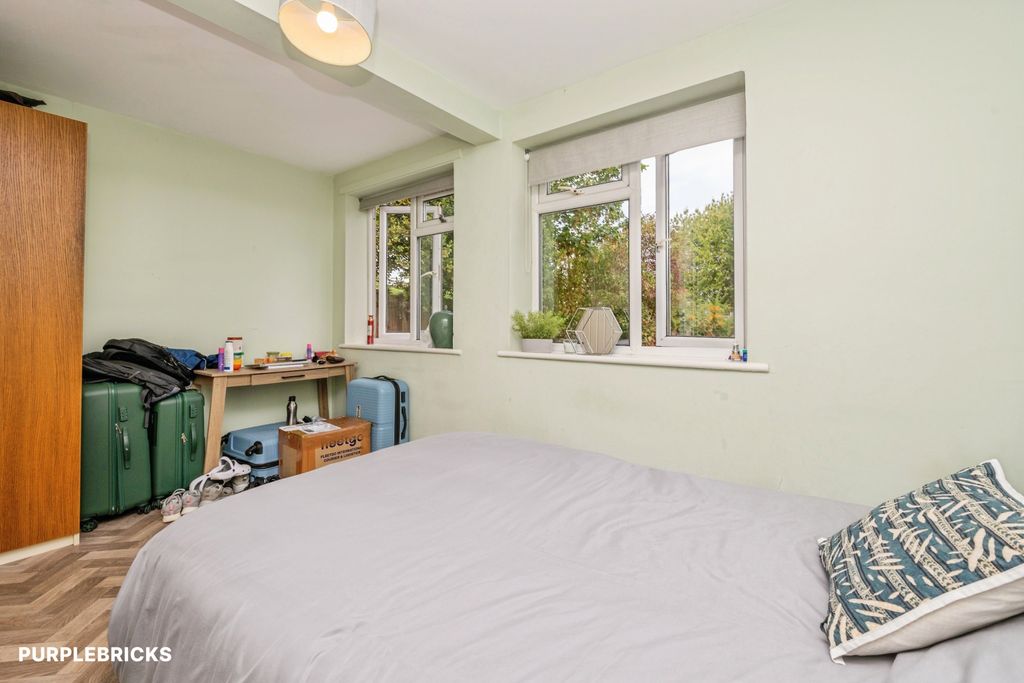 Property photo 3 of 24