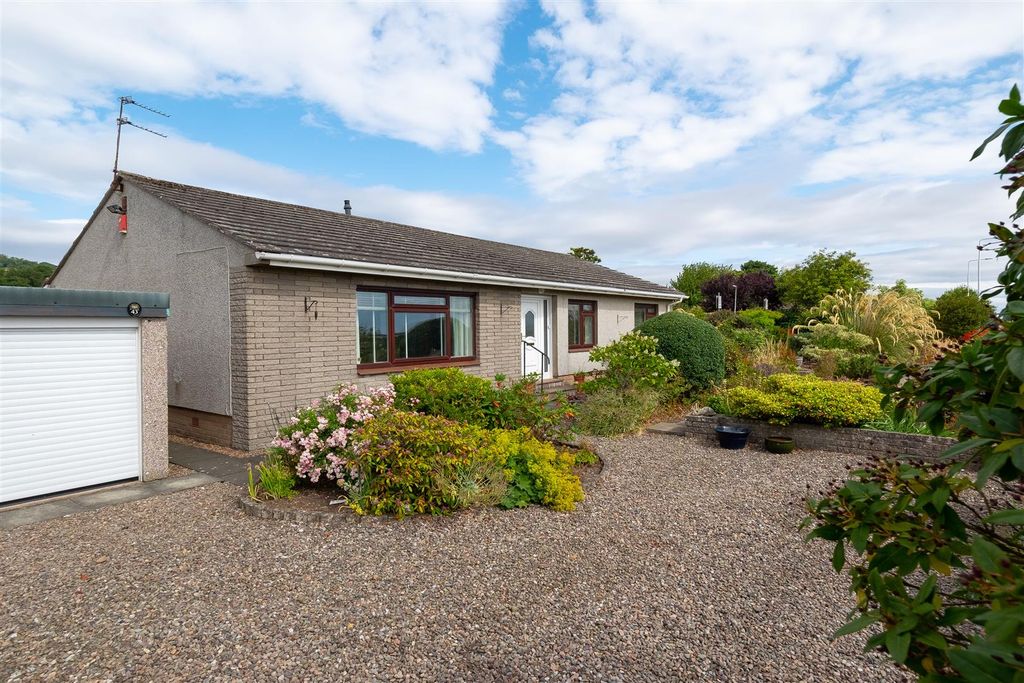 Property photo 1 of 26