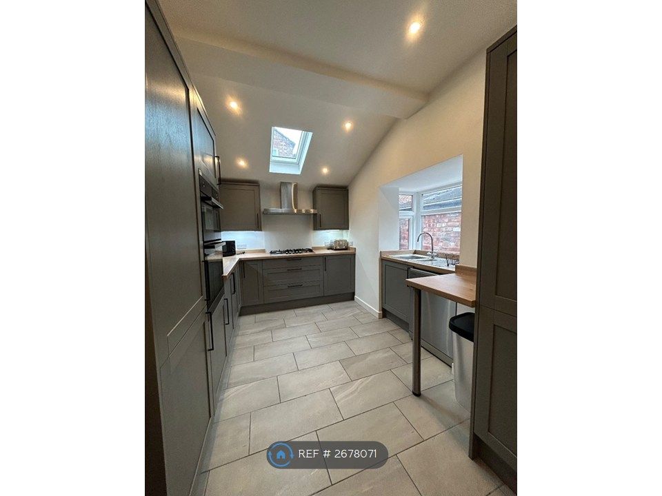 Property photo 2 of 13 Kitchen