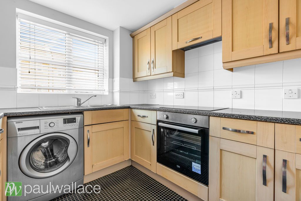 Property photo 3 of 14 Kitchen