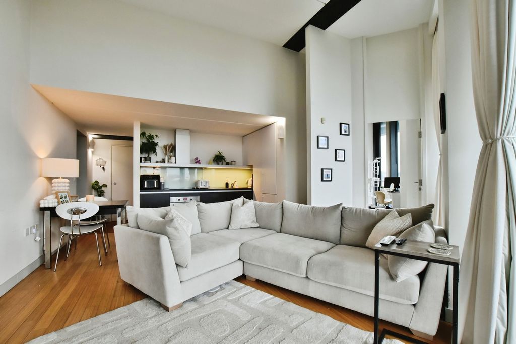 Property photo 3 of 22 Photo