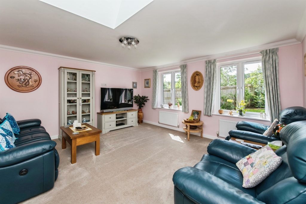 Property photo 3 of 13