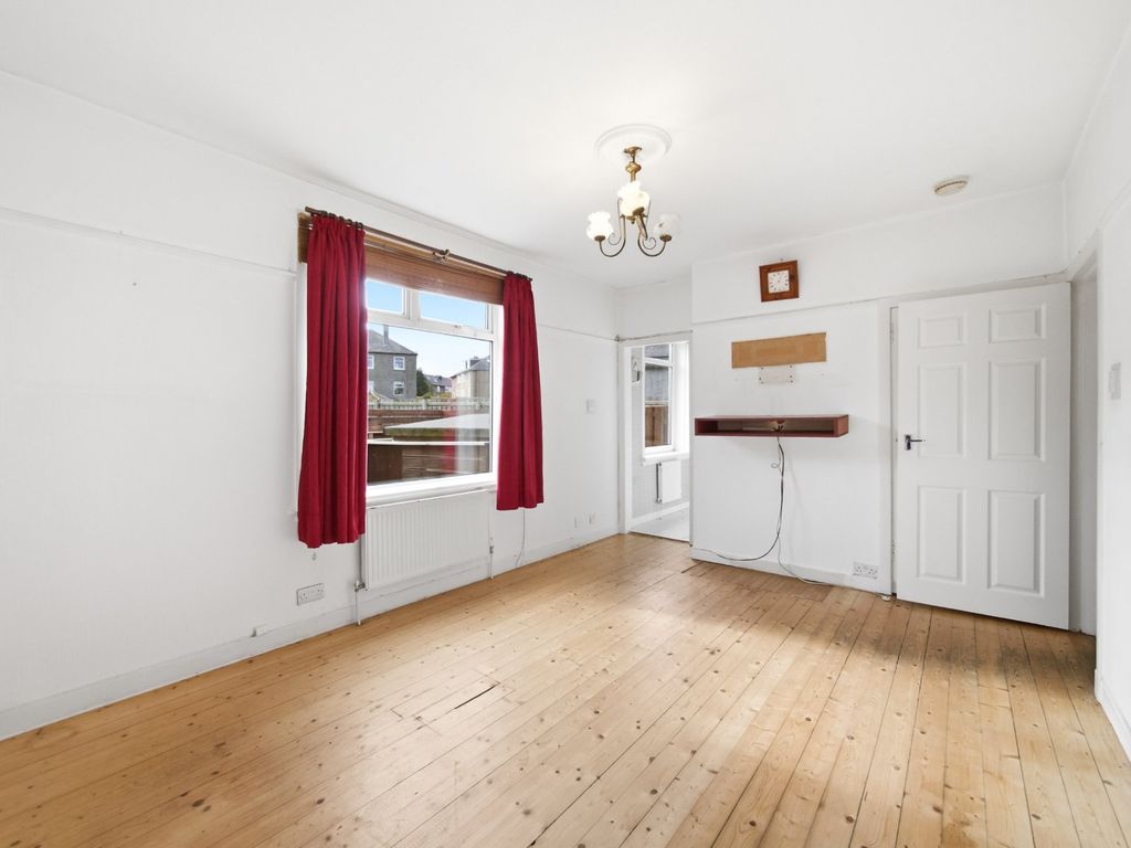 Property photo 3 of 12 Picture 3