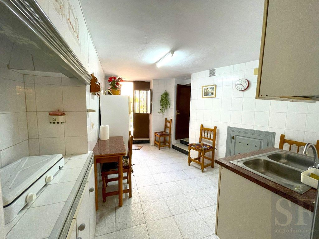 Property photo 3 of 20