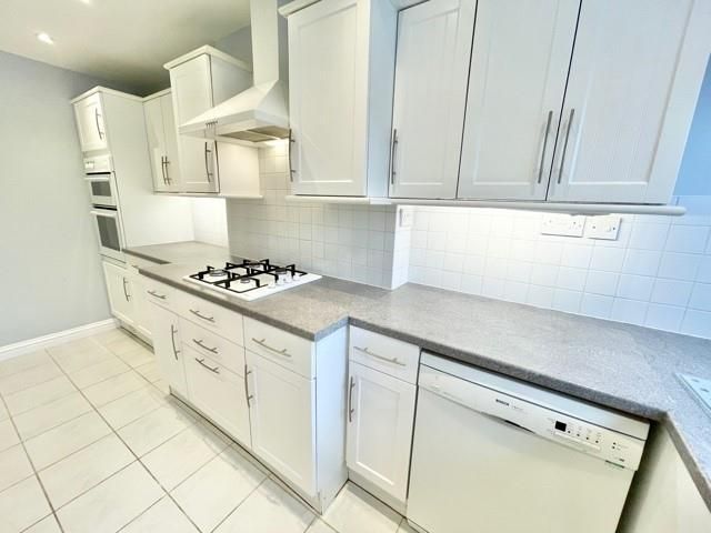 Property photo 3 of 13 Kitchen