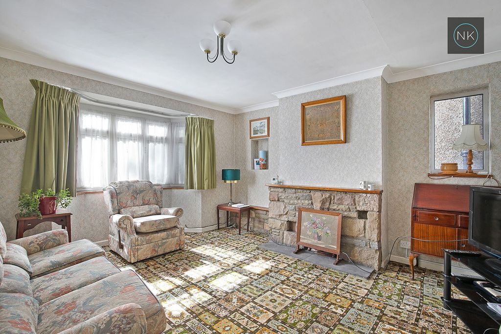 Property photo 2 of 24 3788306
